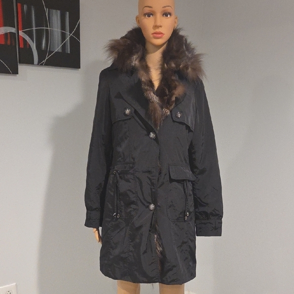 Jackets & Blazers - Chic Black Fur-Trimmed Trench Coat